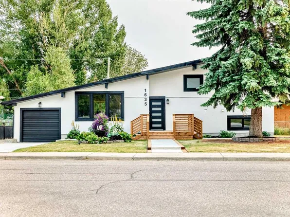 1635 N 32nd Ave NW, Calgary, AB T2L 0K4