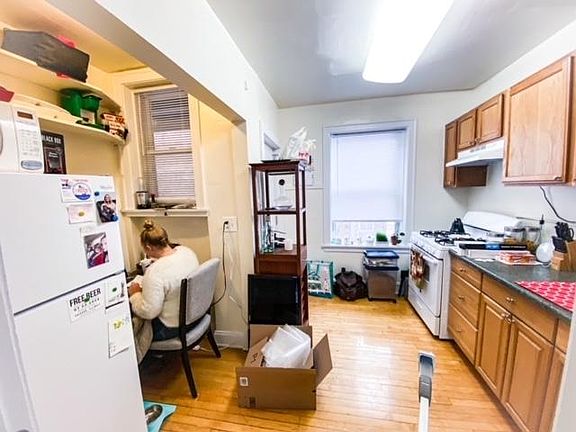 4th image of 3824 N Janssen Ave #0ugcefp6x
