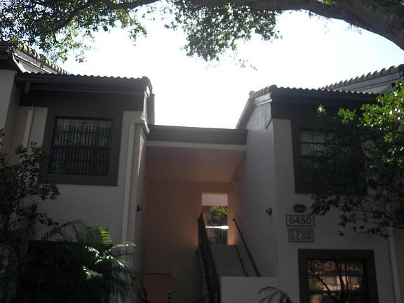 3rd image of 5450 Verona Dr APT K