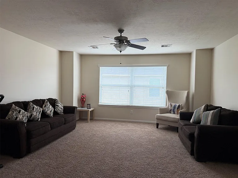24930 Diamond Ranch Dr — Photo 14