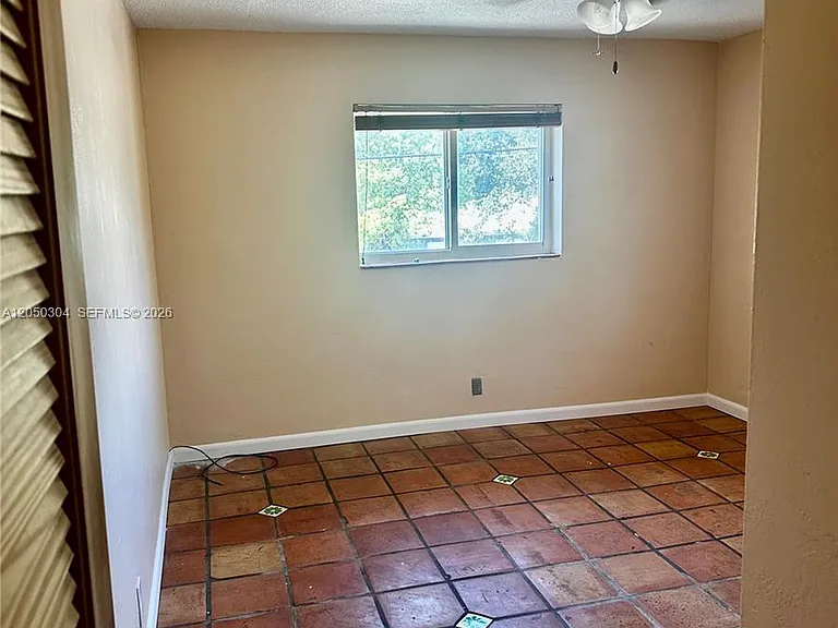1733 Mayo St #7 — Photo 3