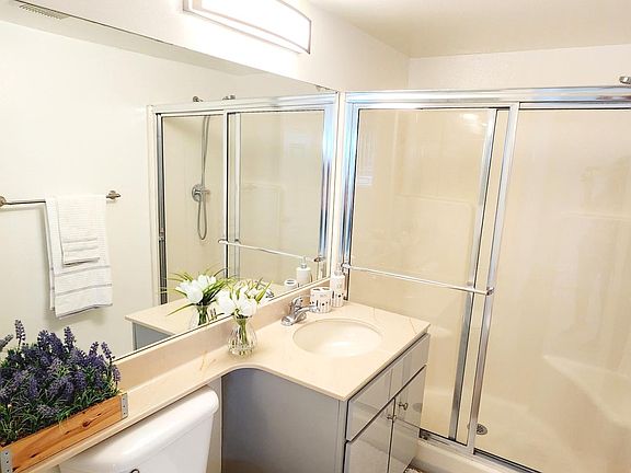 4th image of 1141 N Columbus Ave #107FF