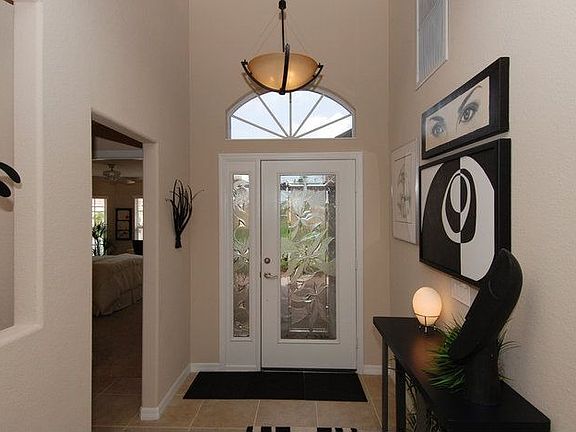 Entry/Foyer