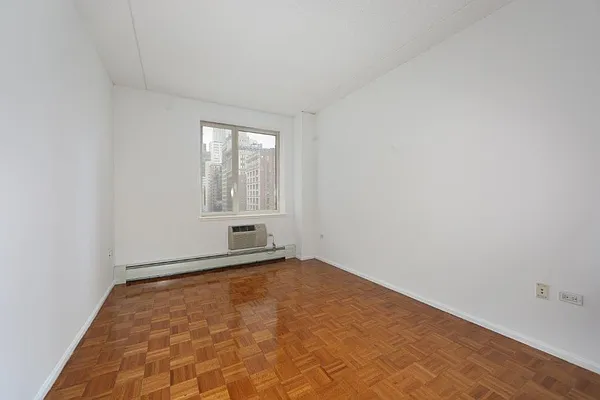 Rented by Manhattan Skyline | media 3