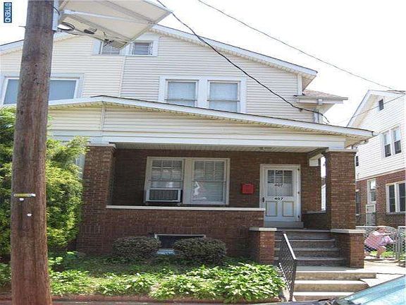 3rd image of 407 Dayton St