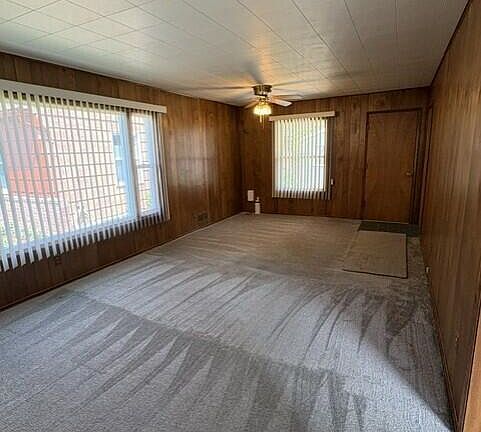 5th image of 610 W Cameron Ave