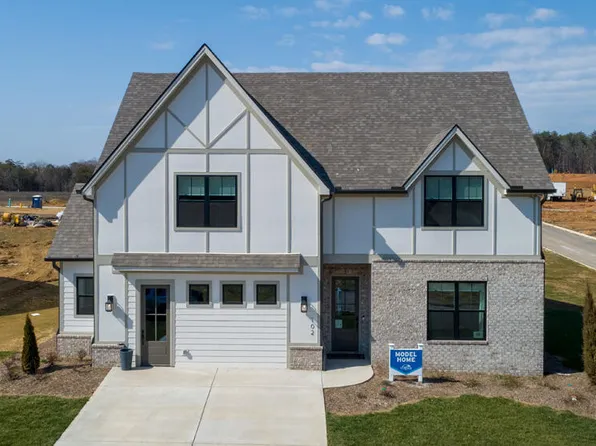 102 Clover Cir, Lenoir City, TN 37772