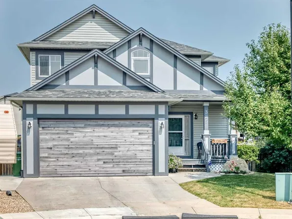 325 Luxstone Grn SW, Airdrie, AB T4B 0A5