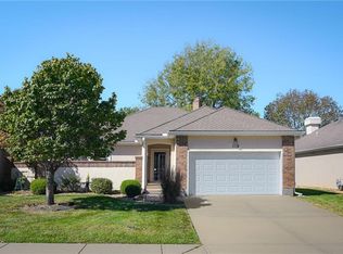 118 SW Hillcrest Ln, Lees Summit, MO 64063