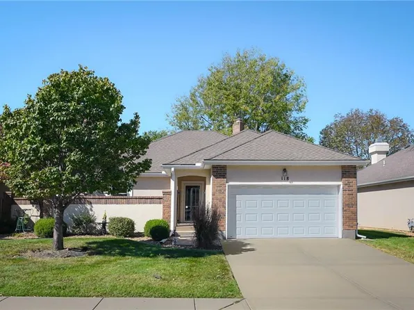 118 SW Hillcrest Ln, Lees Summit, MO 64063