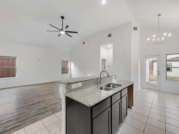 15422 Dorothy Nell Dr, Dallas, TX 75253