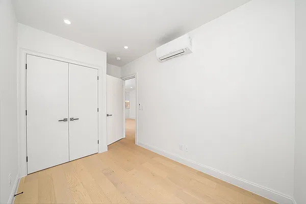 Bedroom, photo 2