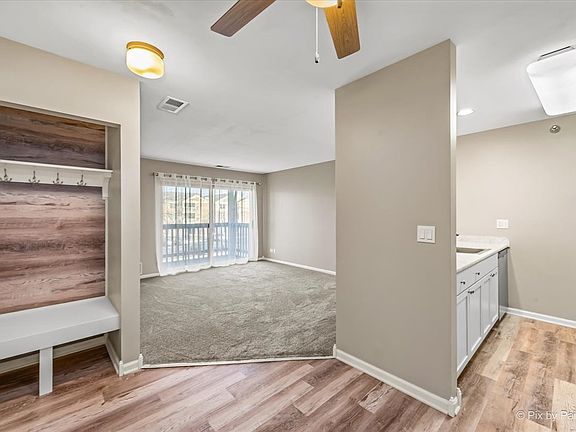 3rd image of 210 Glengarry Dr APT 309
