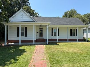 118 E Station St, Mount Olive, NC 28365