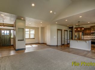 9043 N Prescott Dr, Hayden, ID 83835