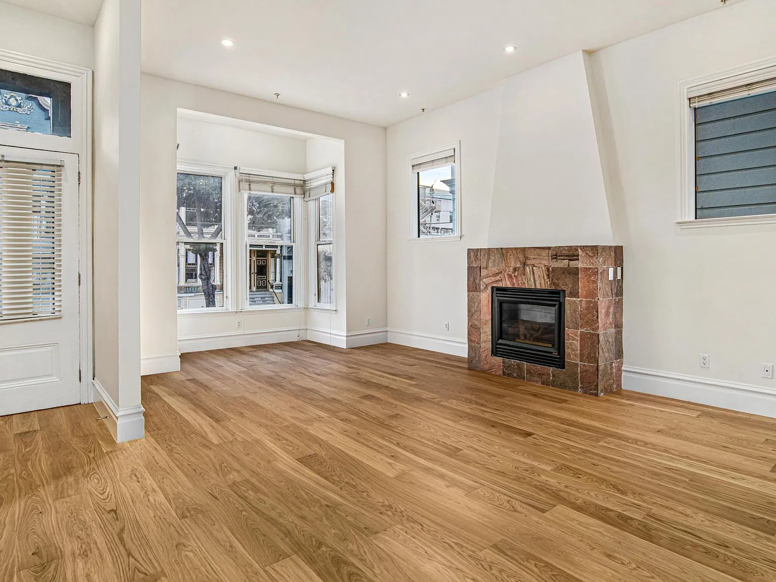 3 bed, 1400 sqft, $9,500 — Photo 3