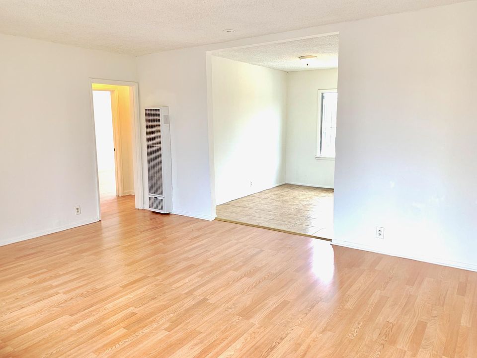 1st image of 10809 S Figueroa St