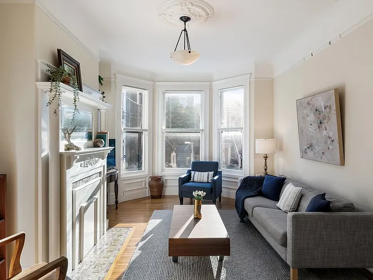 75 Sharon St — Photo 2