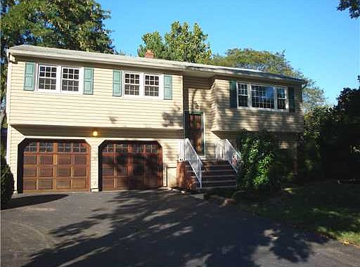 2nd image of 89 Oakey Dr
