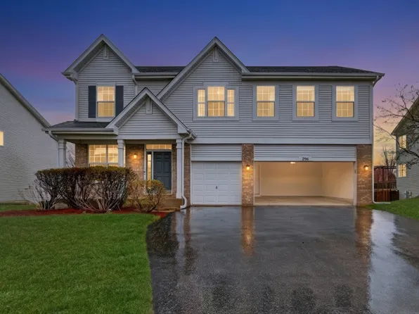 296 W Biros Ln, Round Lake, IL 60073