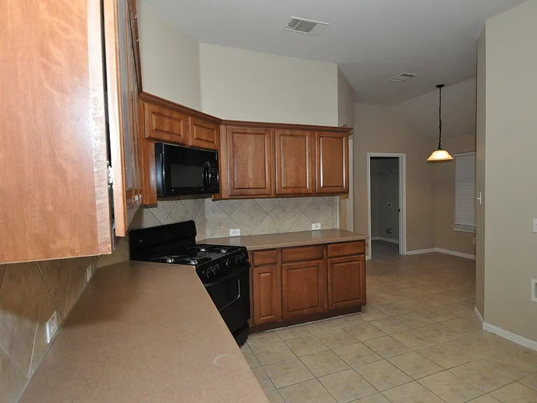 312 Pheasant Rdg — Photo 6