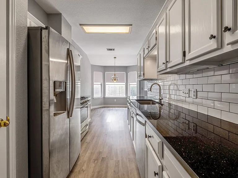 3413 Ruby Red Dr — Photo 12