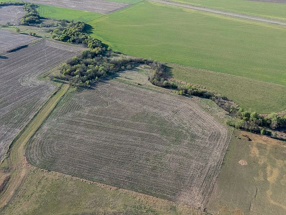 4th image of 1 County Road 400