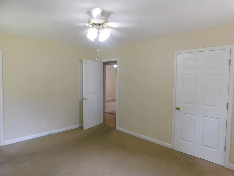 102 Meadowbrook — Photo 7