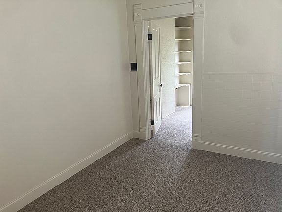 5th image of 814 E Main St APT A