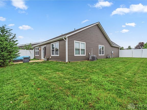 4th image of 3859 Butterfield Dr
