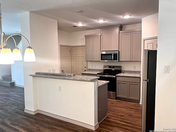 5th image of 2073 Silver Oak Dr