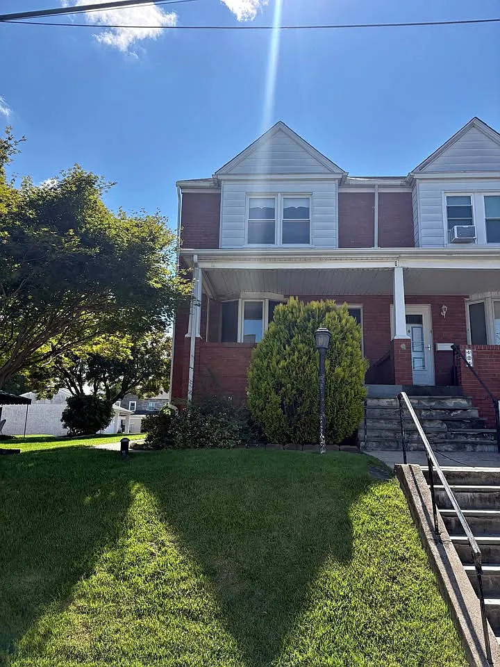 3 bed, $2,800 — Photo 1