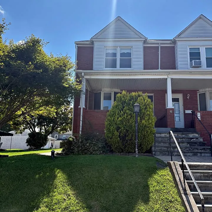 422 Coates St