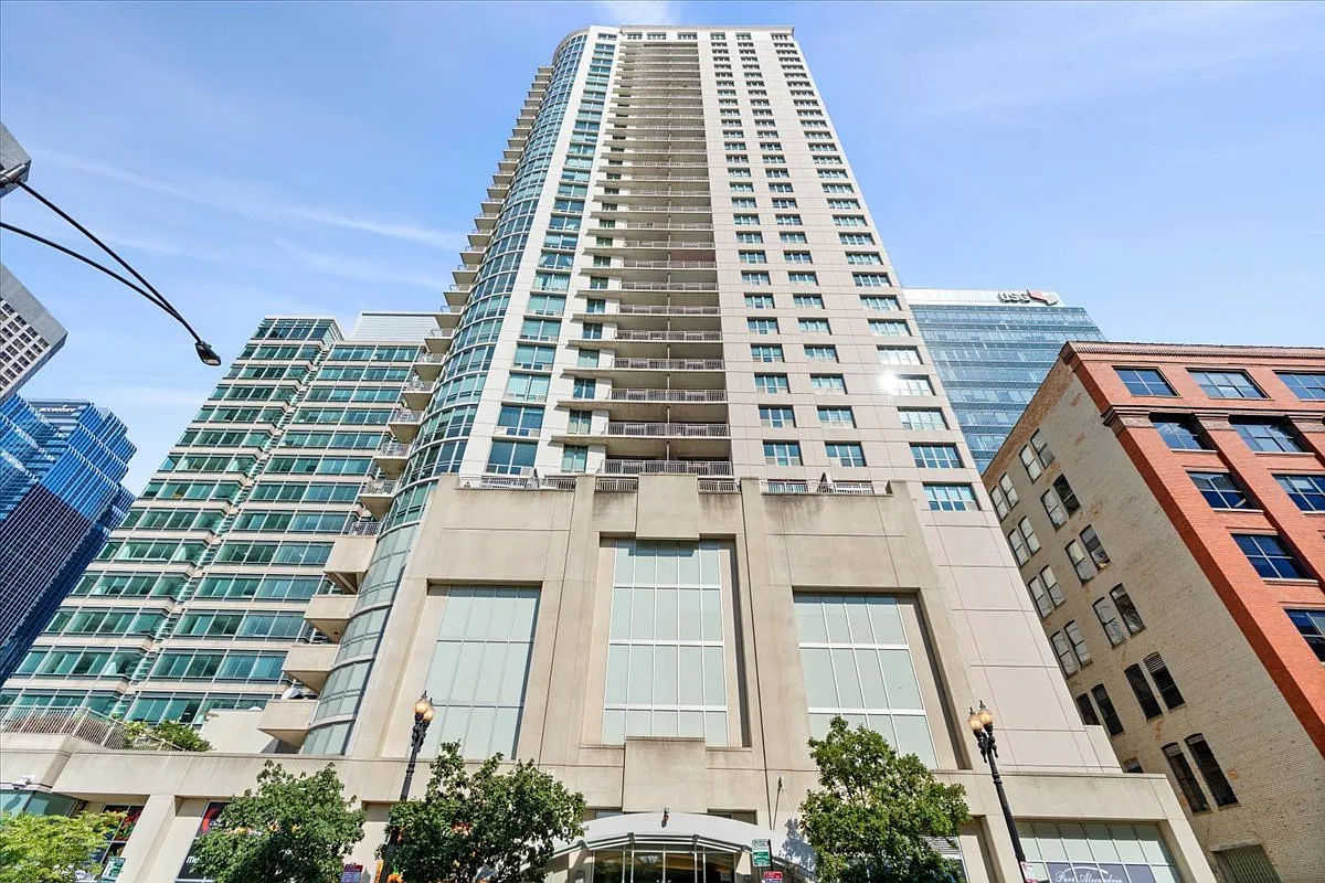 1 bed, 1.5 bath, 1051 sqft, $3,500 — Photo 1