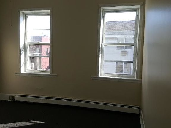3rd image of 242 Westminster Pl APT 3