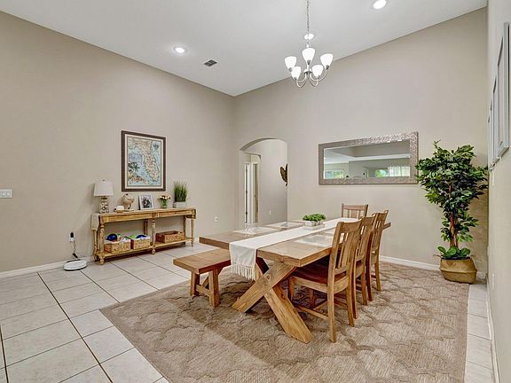 5th image of 1721 SW Dove Lane