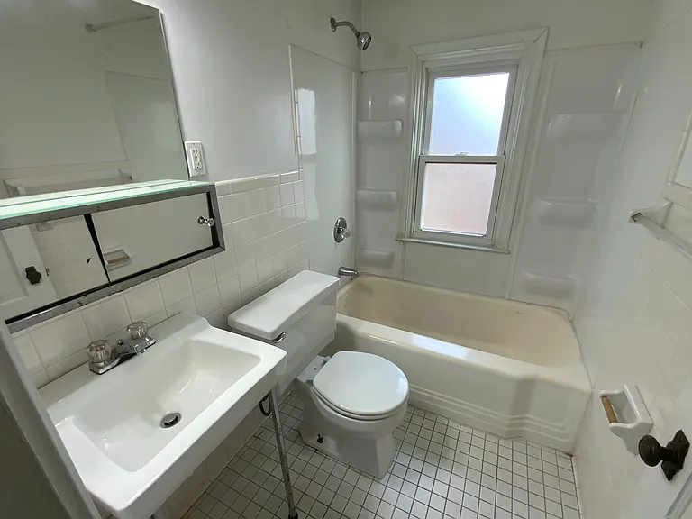 2 bed, 1.0 bath, 938 sqft, $1,275 — Photo 9