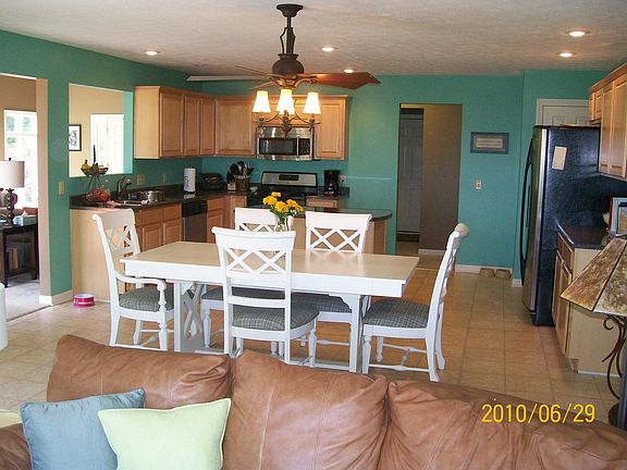 Large Eat In Kitchen