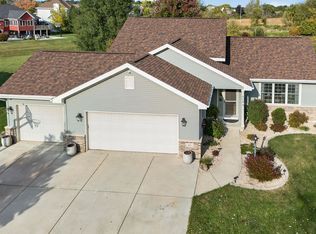 415 Coyle Pkwy, Cottage Grove, WI 53527
