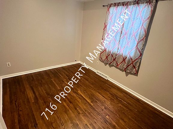 4th image of 108 S Seine Dr