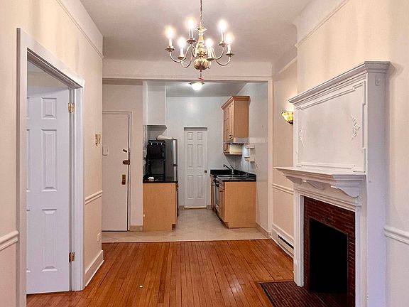 3rd image of 310 W 109th St APT 7