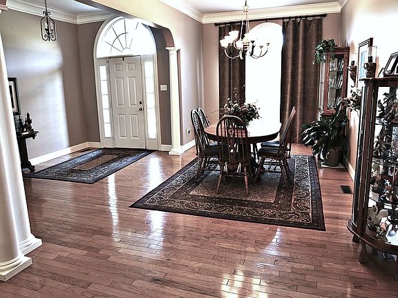 3rd image of 303 Running Deer Ln