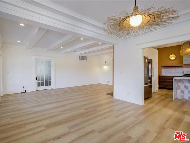 400 N Avenue 66 — Photo 29