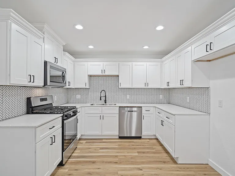4154 Erby St #A — Photo 9