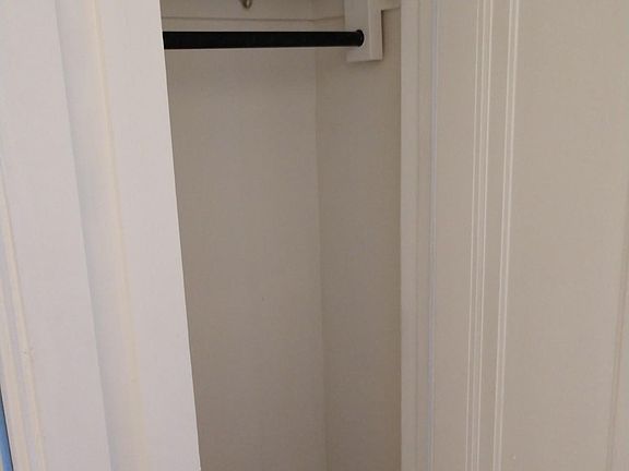 2nd image of 6382 N Hermitage Ave APT 2E