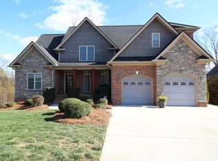 3585 Campton Ridge Rd, Pfafftown, NC 27040