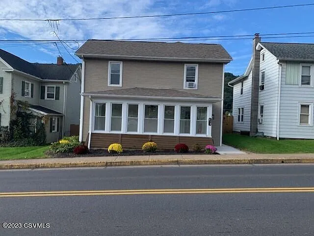614 Mill St photo 1