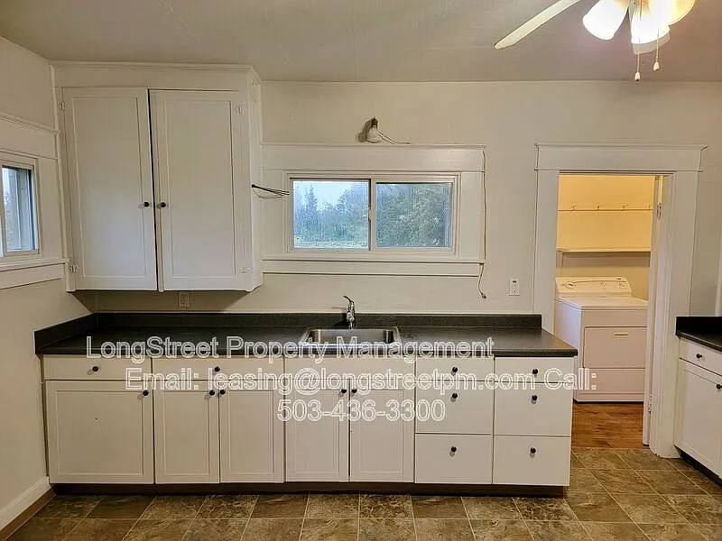 4 bed, 2.0 bath, 1248 sqft, $2,895 — Photo 3