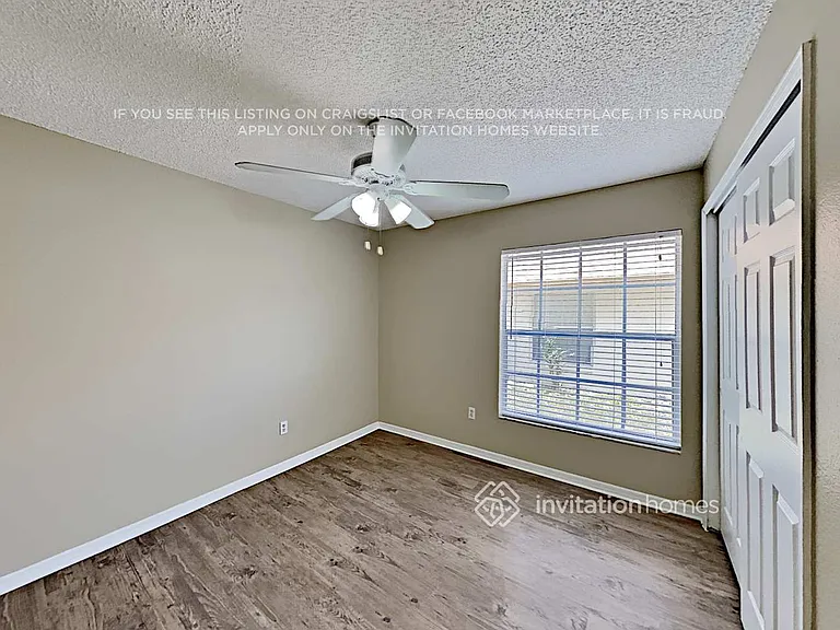 927 Silverton Loop — Photo 8