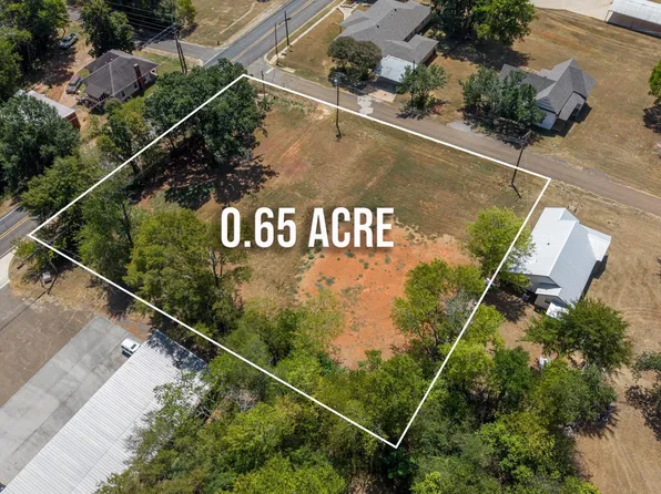 E 4th St, Hughes Springs, TX 75656